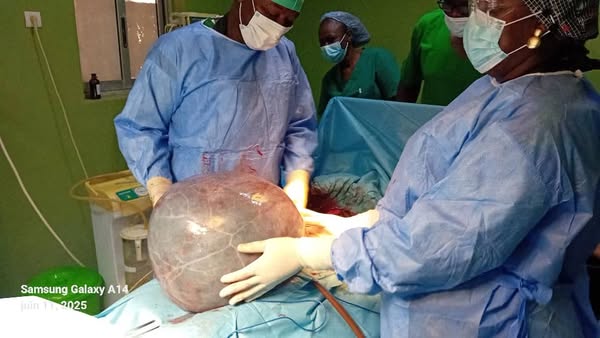 Burkina Faso/ Une patiente soulagée d'un Kyste de 20 KG 