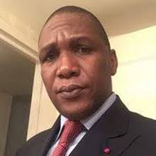 Cameroun / Réhabilitation du cabinet du Minsanté à hauteur de 49 millions FCFA oui, manque de couveuses à l'Hôpital de district de Logbaba à Douala, oui mais où est le problème?