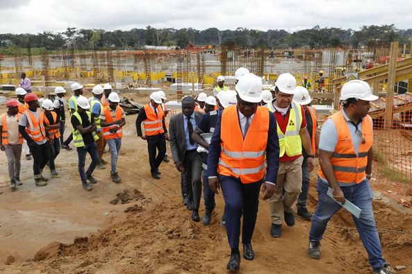 Cote d'Ivoire/ 80 milliards de FCFA pour la construction du CHU d'Abobo/Abidjan, le Ministre Pierre Dimba s'imprègne du niveau d'avancement des travaux de construction