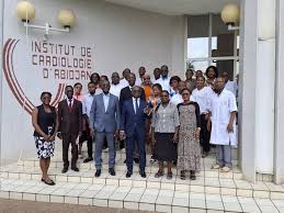 Cote d'Ivoire / Opérations cardiaques à cœur ouvert, interventions à cathétérisme cardiaques, tout se passe à l'Institut de Cardiologie d'Abidjan; les Chirurgiens canadiens félicitent  leurs homologues Ivoiriens pour leur compétence