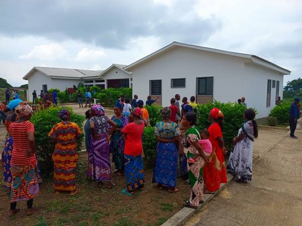 Gabon : Enfin un Centre de Santé à Mvadi.