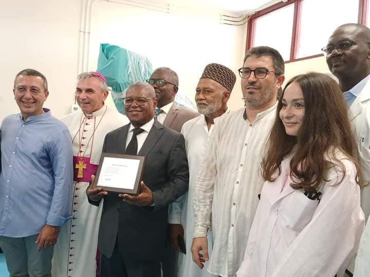 RCA/ Remise des équipements d'ophtalmologie, don du Nonce Apostolique RCA-TCHAD au gouvernement Centrafricain!!